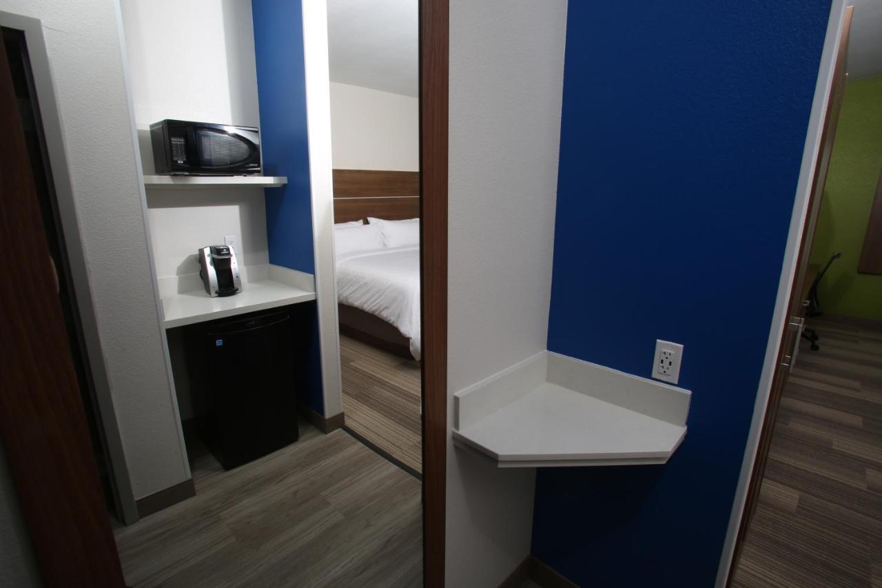 Holiday Inn Express - Mccook By Ihg Εξωτερικό φωτογραφία